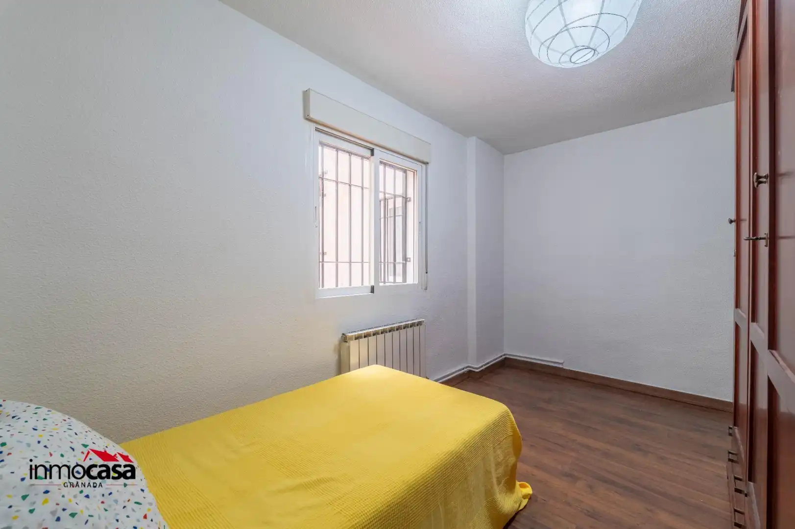 Bedroom of Flat for sale in Granada  with Air Conditioner, Heating and Balcony