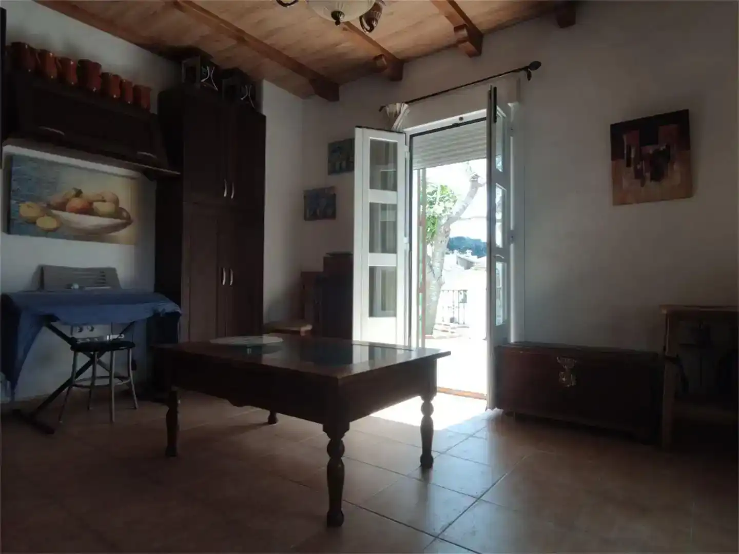 Sala d'estar de Casa adosada en venda en Alpandeire amb Aire condicionat, Jardí privat i Parquet