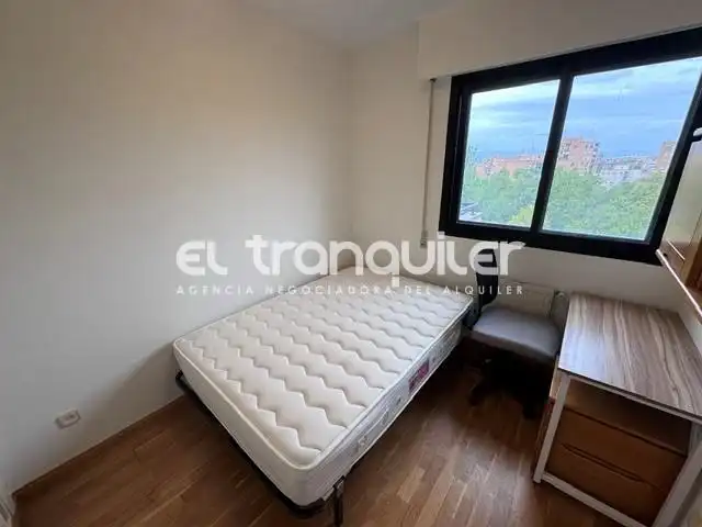 Bedroom of Flat for rent in Madrid  with Air Conditioner, Parquet flooring and Swimming Pool