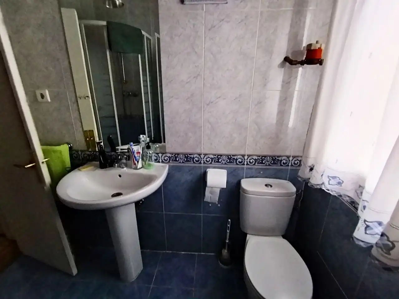 Baño de Piso en venta en Villarcayo de Merindad de Castilla la Vieja con Calefacción, Amueblado y Horno