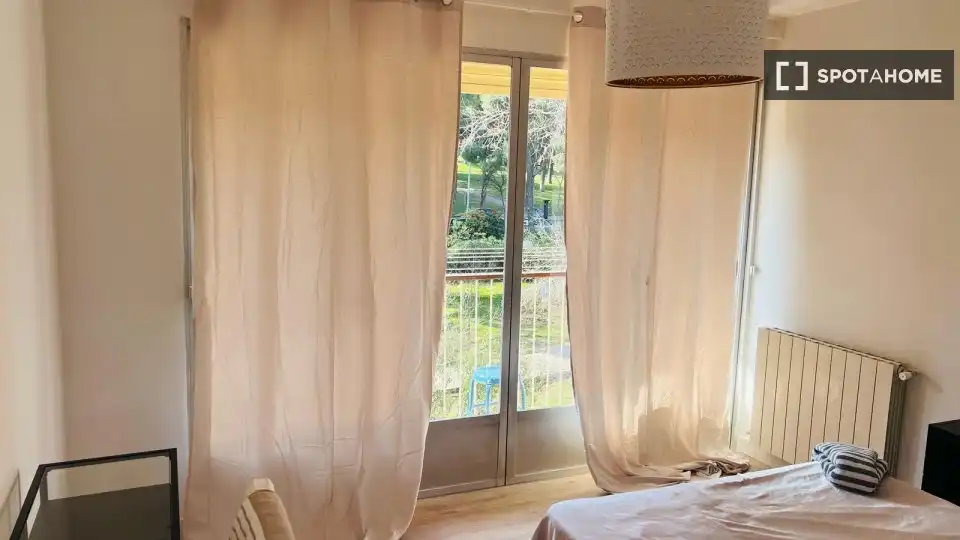 Bedroom of Flat for rent in Madrid  with Air Conditioner, Heating and Furnished