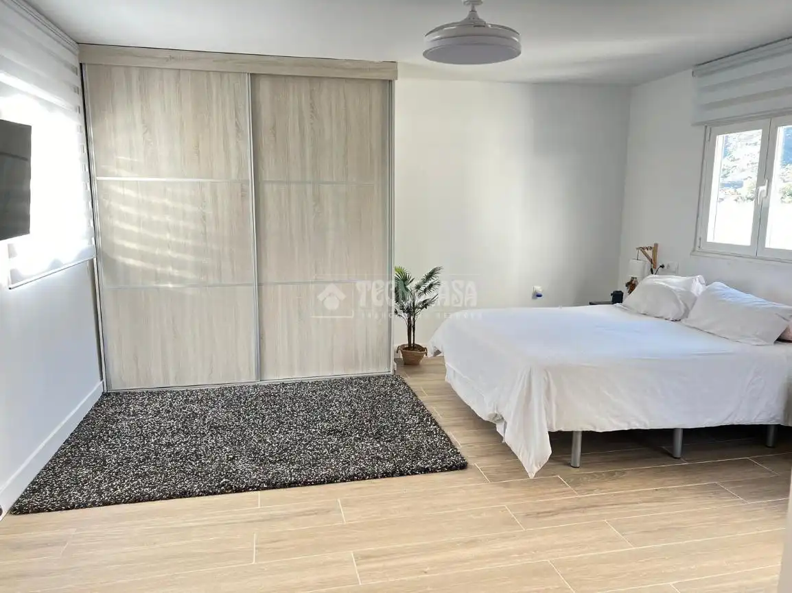 Schlafzimmer von Wohnung zum Verkauf in Rincón de la Victoria mit Klimaanlage, Abstellraum und Gemeinschaftspool