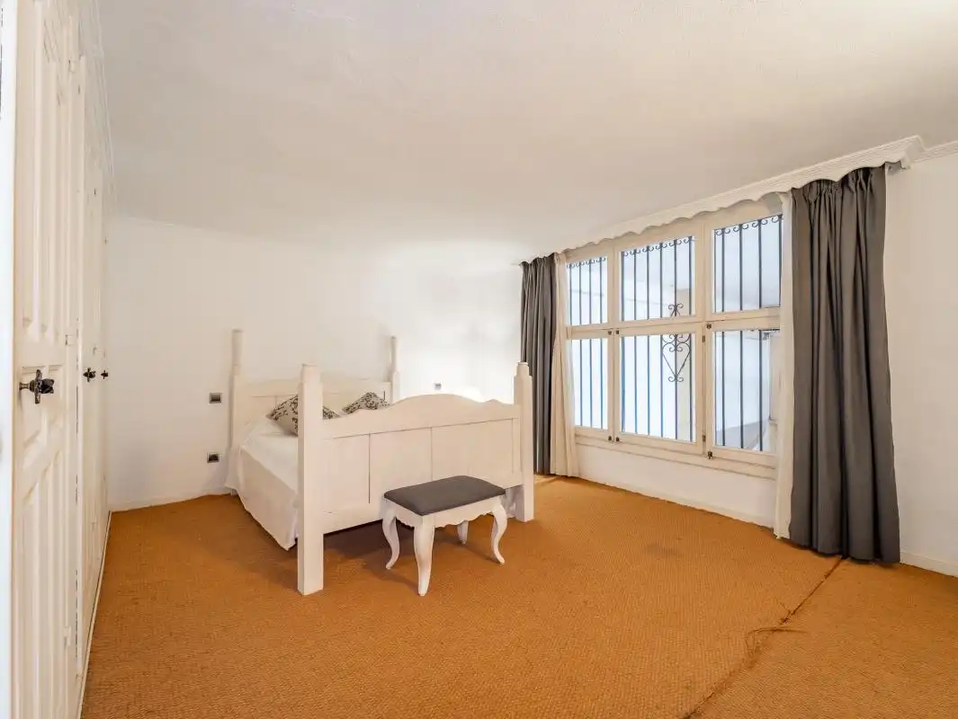 Bedroom of Flat for sale in Marbella  with Air Conditioner, Heating and Private garden