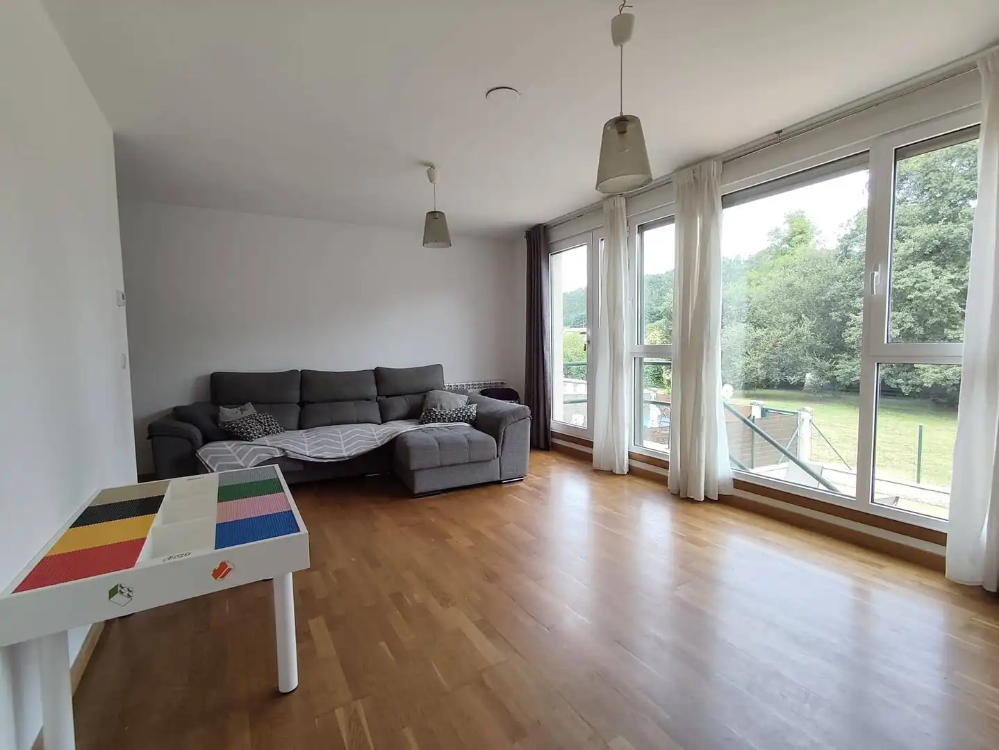Sala de estar de Casa adosada en venta en Teo con Calefacción, Jardín privado y Terraza