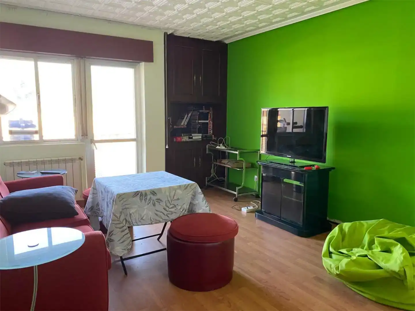 Wohnzimmer von Wohnung zur Miete in Torrelavega  mit Parkett, Abstellraum und Möbliert
