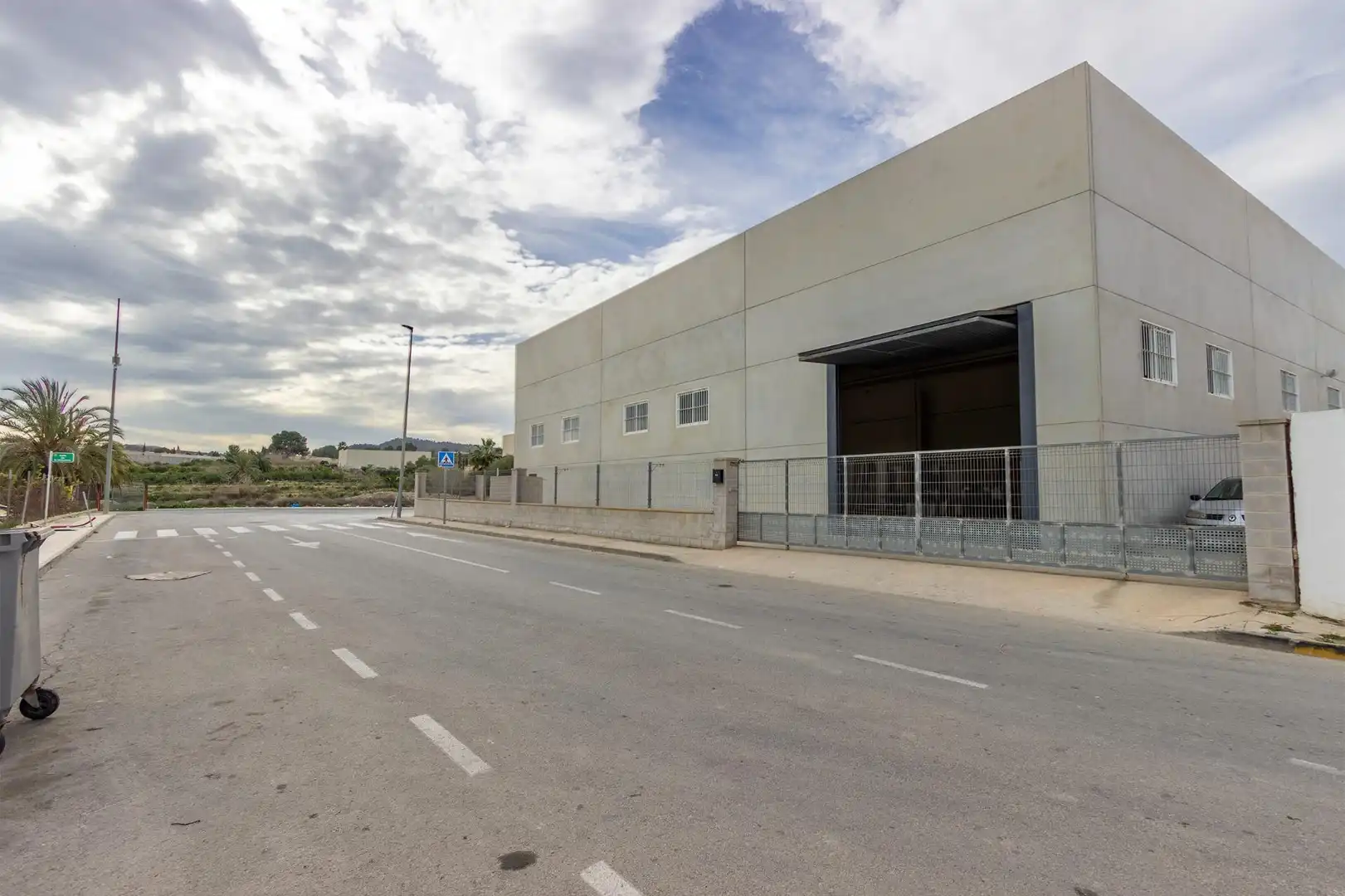 Vista exterior de Nave industrial en venta en Bigastro