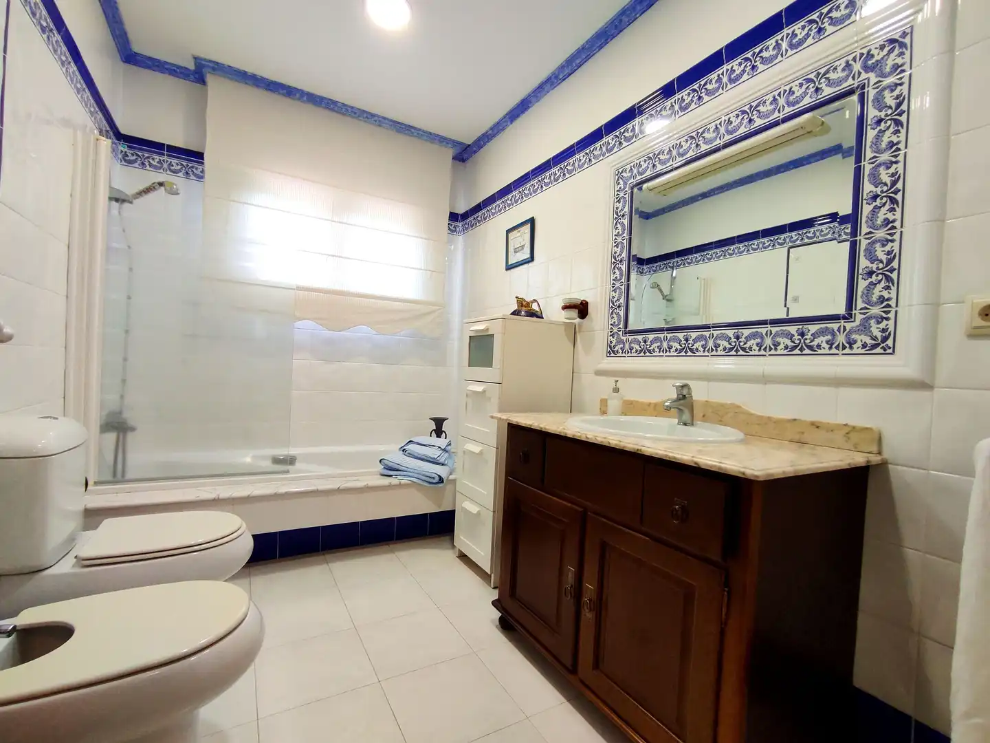 Bany de Casa o xalet en venda en Gondomar amb Jardí privat, Parquet i Terrassa