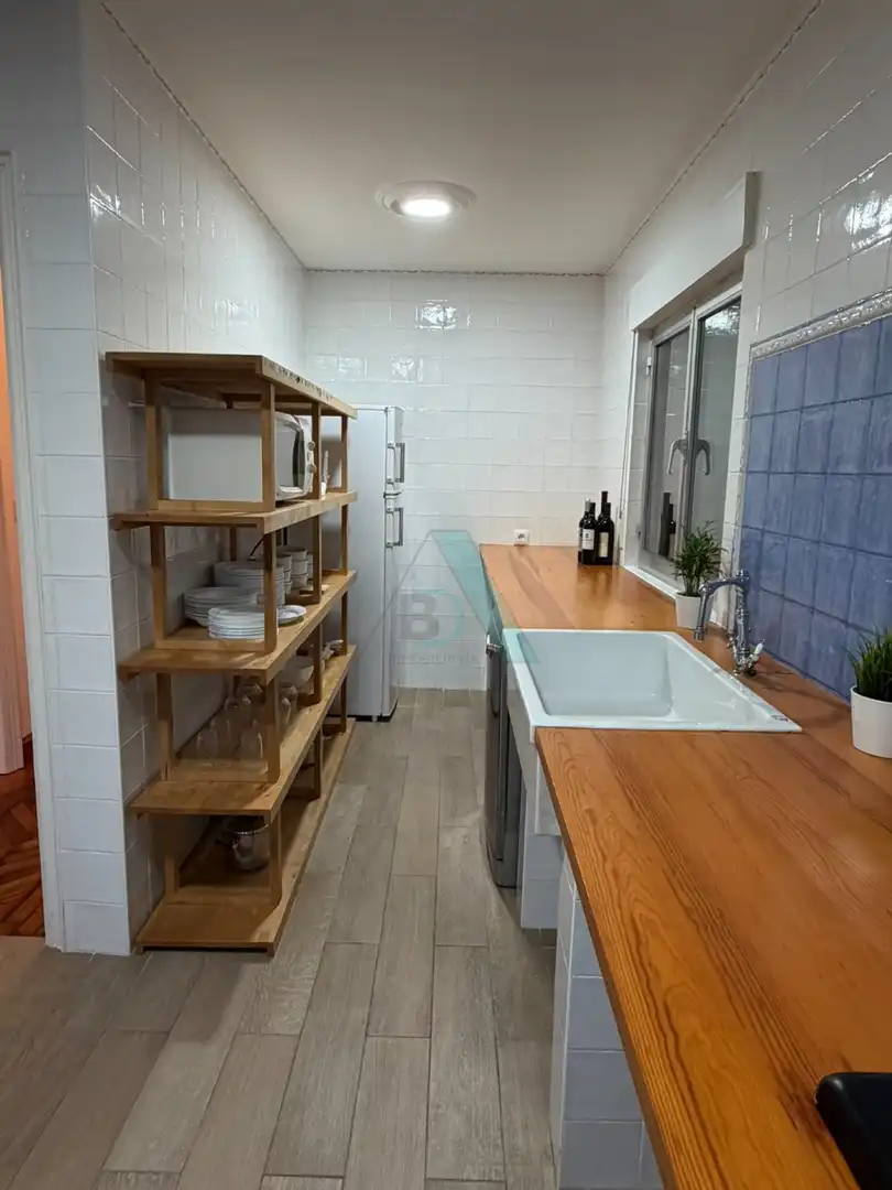 Cuina de Casa o xalet en venda en Llanes amb Jardí privat, Terrassa i Piscina