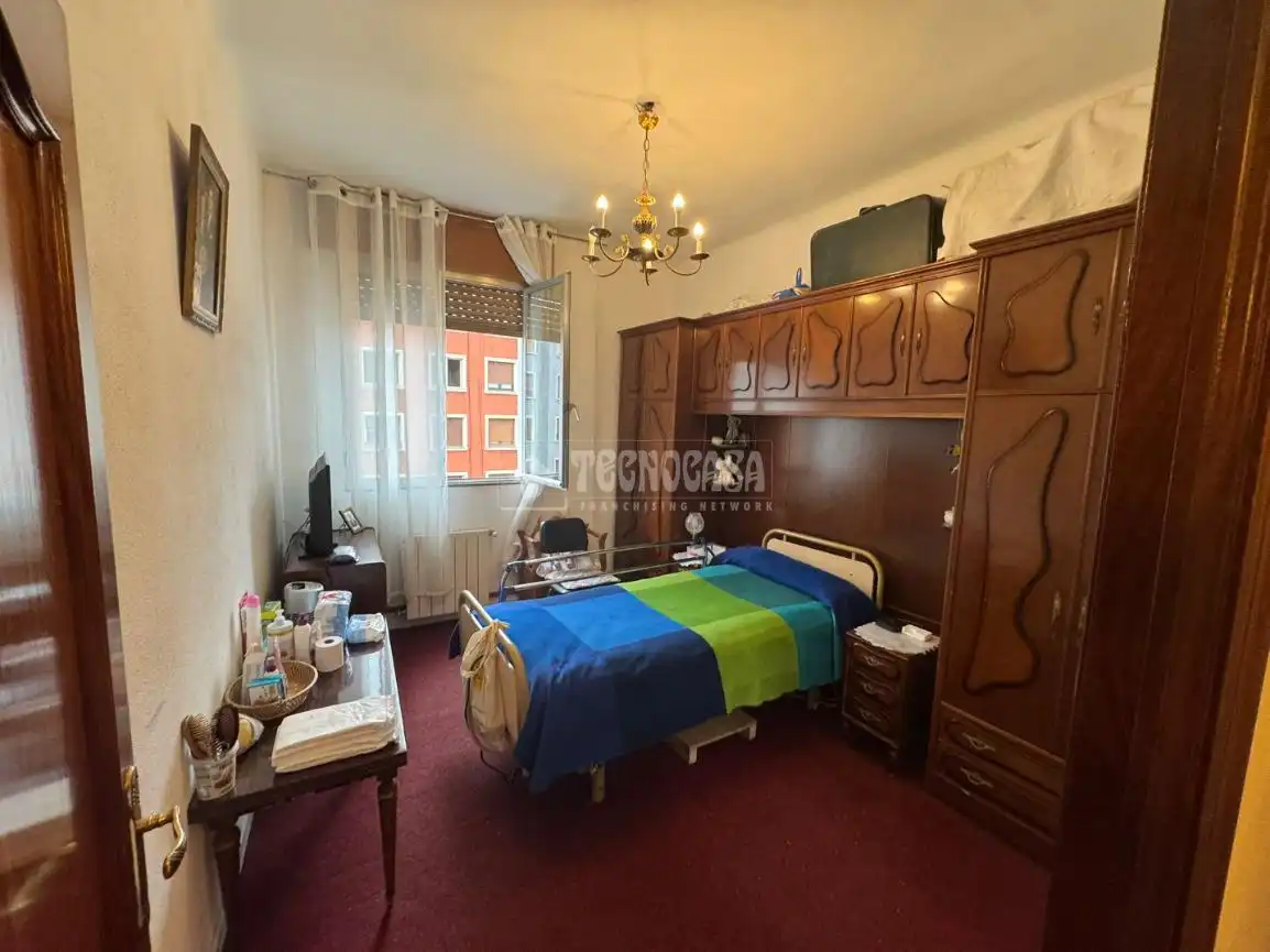 Habitación de Piso en venta en Bilbao  con Calefacción, Trastero y Balcón