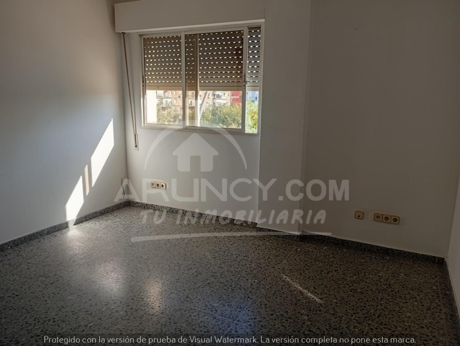 Dormitori de Oficina de lloguer en Alcalá de Guadaira amb Aire condicionat