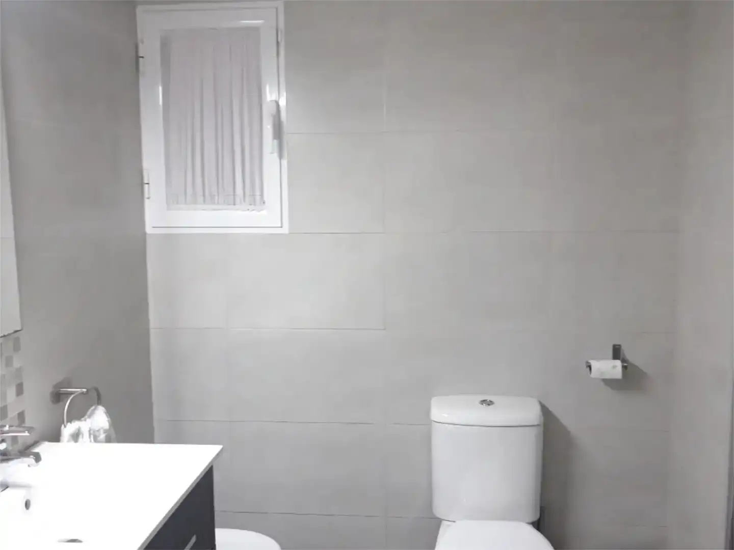 Bathroom of Flat for sale in Lepe