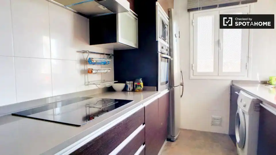 Küche von Wohnung zur untervermieten in Madrid mit Klimaanlage, Heizung und Terrasse