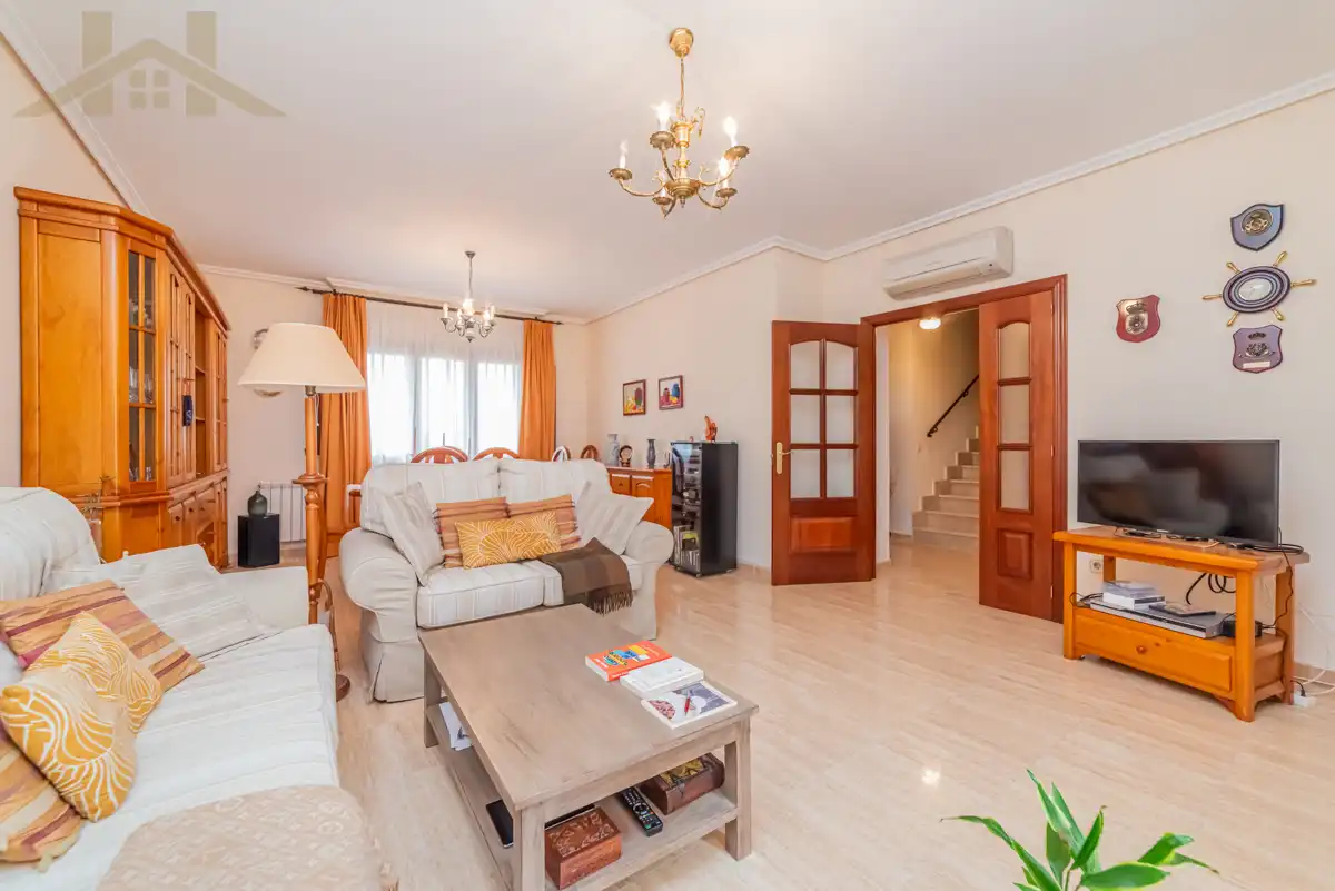 Living room of Detached homes for sale in Aranjuez  with Terrace and Balcony