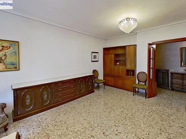 Piso con balcón en venta en Centro