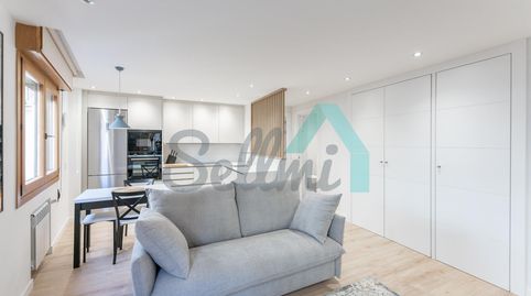 Foto 2 de Piso de alquiler en Uría, Salesas - Foncalada - Campoamor, Oviedo
