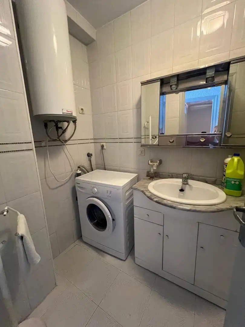 Baño de Apartamento en venta en Benidorm con Terraza y Amueblado