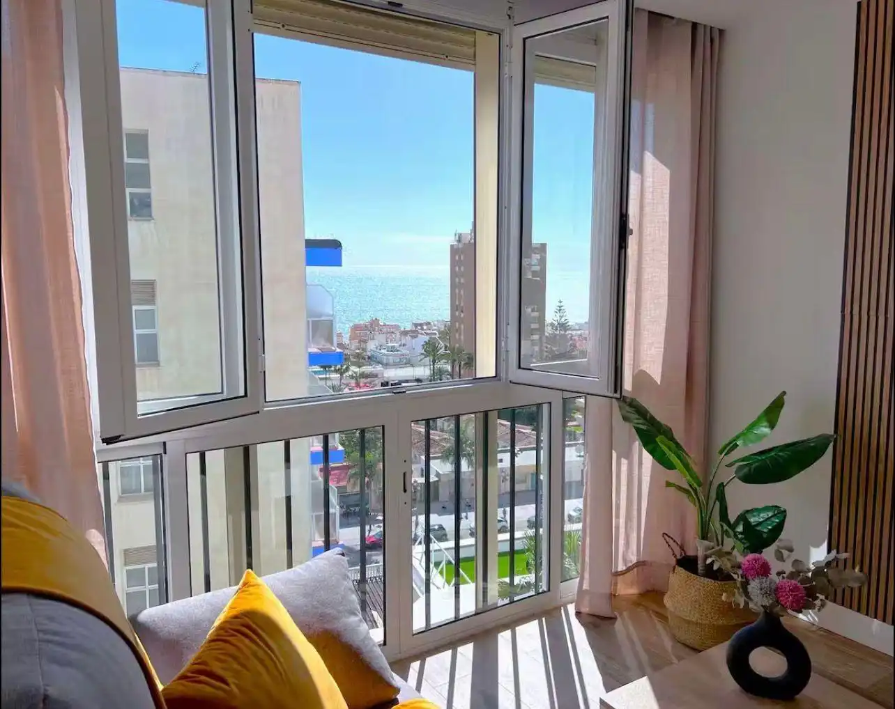 Schlafzimmer von Wohnung zum Verkauf in Torremolinos mit Klimaanlage