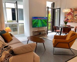 Sala d'estar de Apartament de lloguer en Donostia - San Sebastián  amb Aire condicionat, Calefacció i Parquet