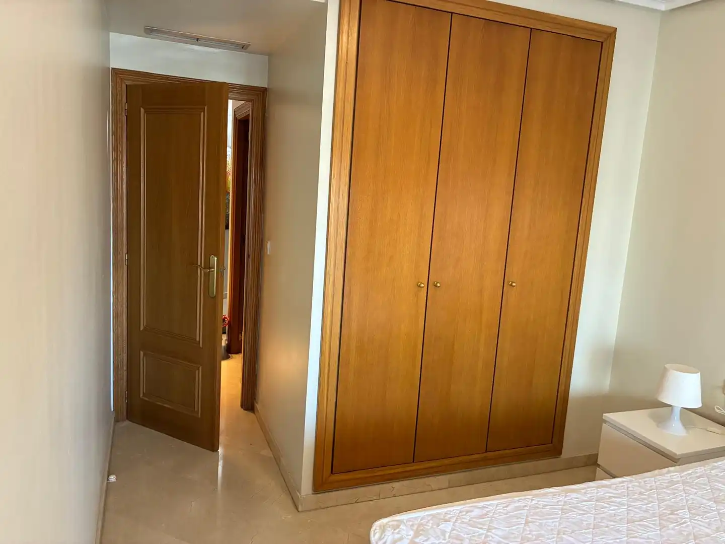Dormitori de Apartament de lloguer en Valencia amb Aire condicionat, Calefacció i Terrassa