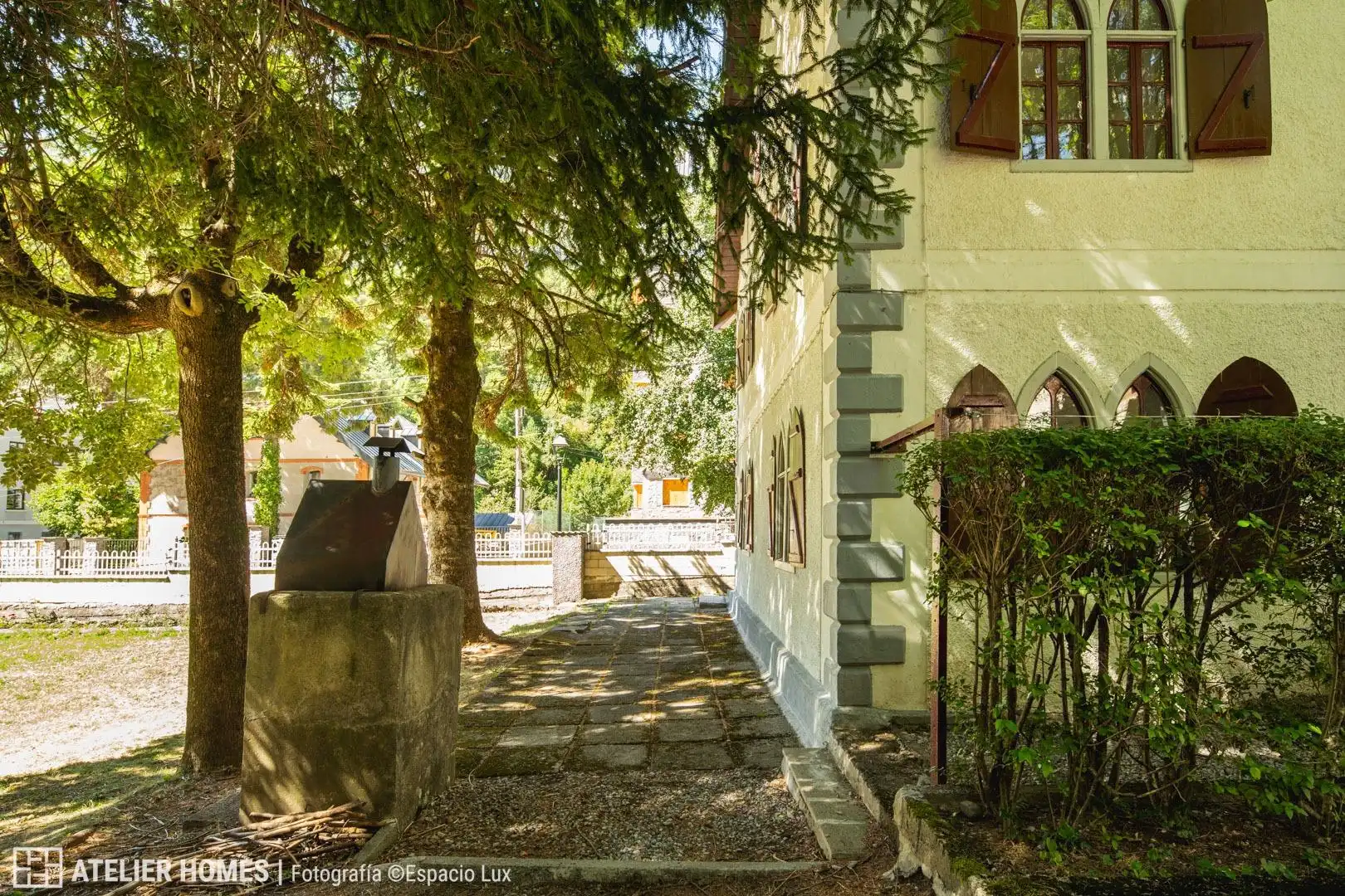 Exterior view of Houses for sale in Canfranc, Huesca