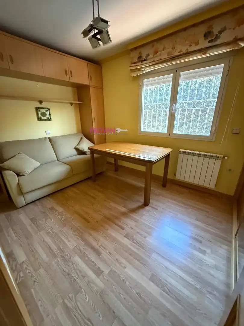 Habitación de Casa o chalet en venta en Torres de la Alameda con Aire acondicionado, Calefacción y Terraza
