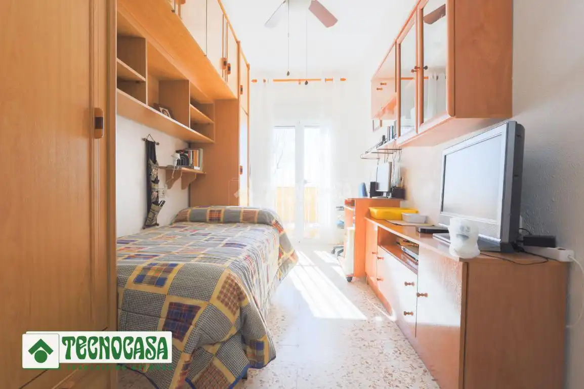 Schlafzimmer von Einfamilien-Reihenhaus zum Verkauf in Adra mit Terrasse, Möbliert und Alarm