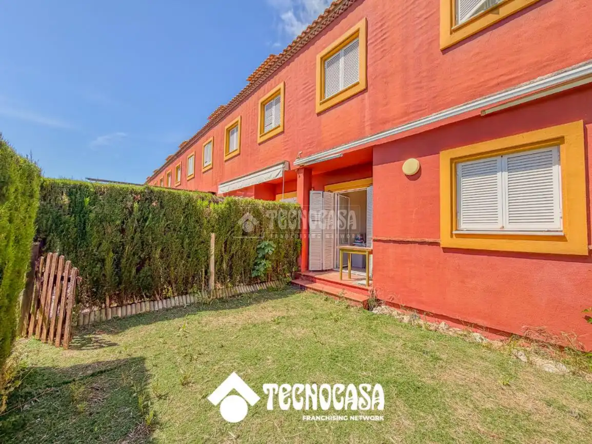 Exterior view of Flat for sale in Rota  with Air Conditioner, Terrace and Storage room