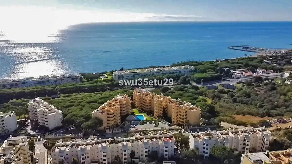 Apartamento con piscina en venta en Calahonda, imagen 4