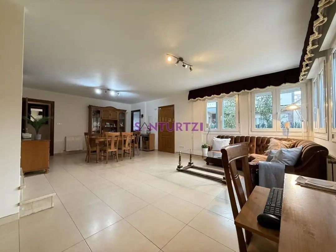 Detached homes for sale in Castro-Urdiales  with Heating, Terrace and Furnished