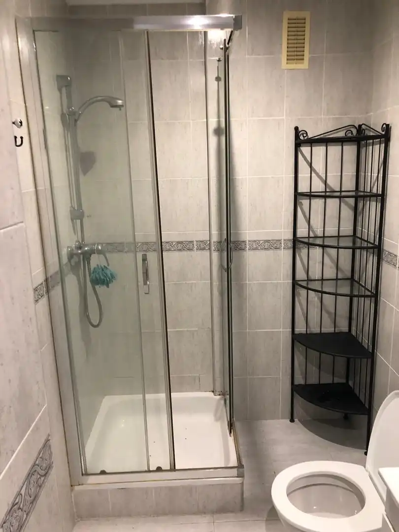 Baño de Piso en venta en Sevilla con Aire acondicionado, Jardín privado y Trastero