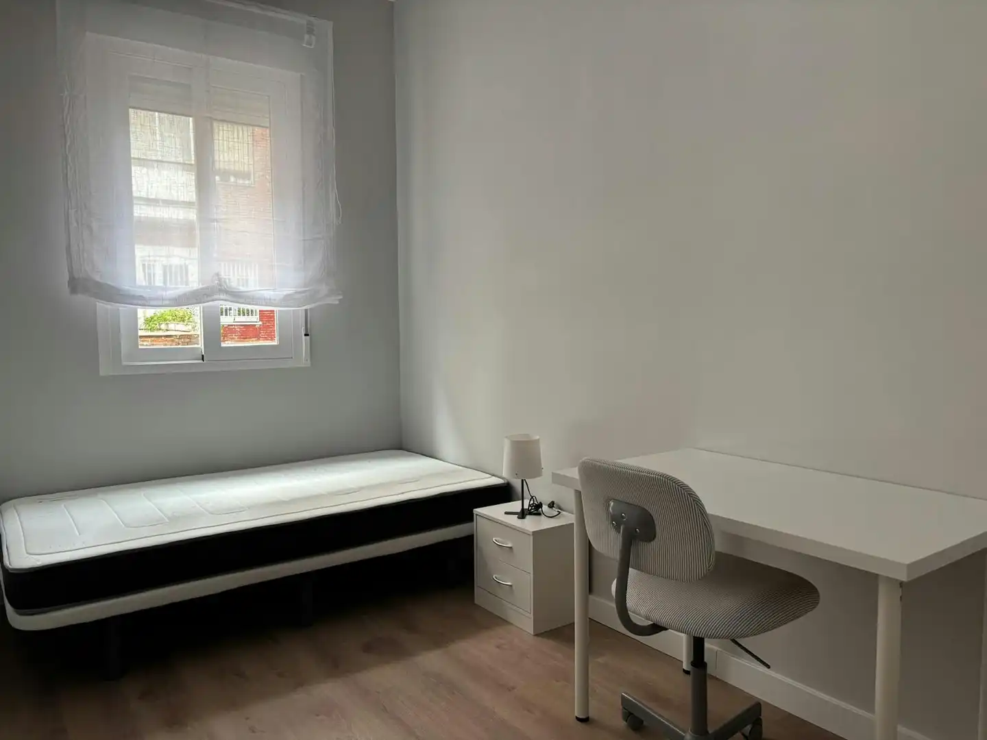 Bedroom of Flat for rent in Madrid  with Heating, Furnished and Washing machine