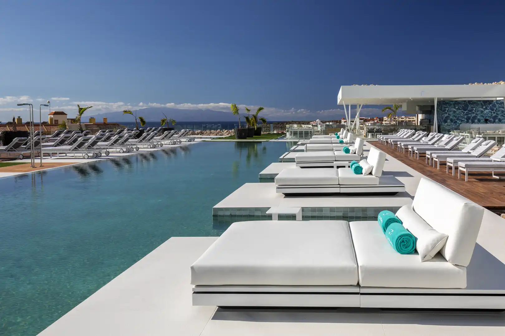 Schwimmbecken von Wohnungen zum Verkauf in Adeje mit Klimaanlage, Terrasse und Abstellraum