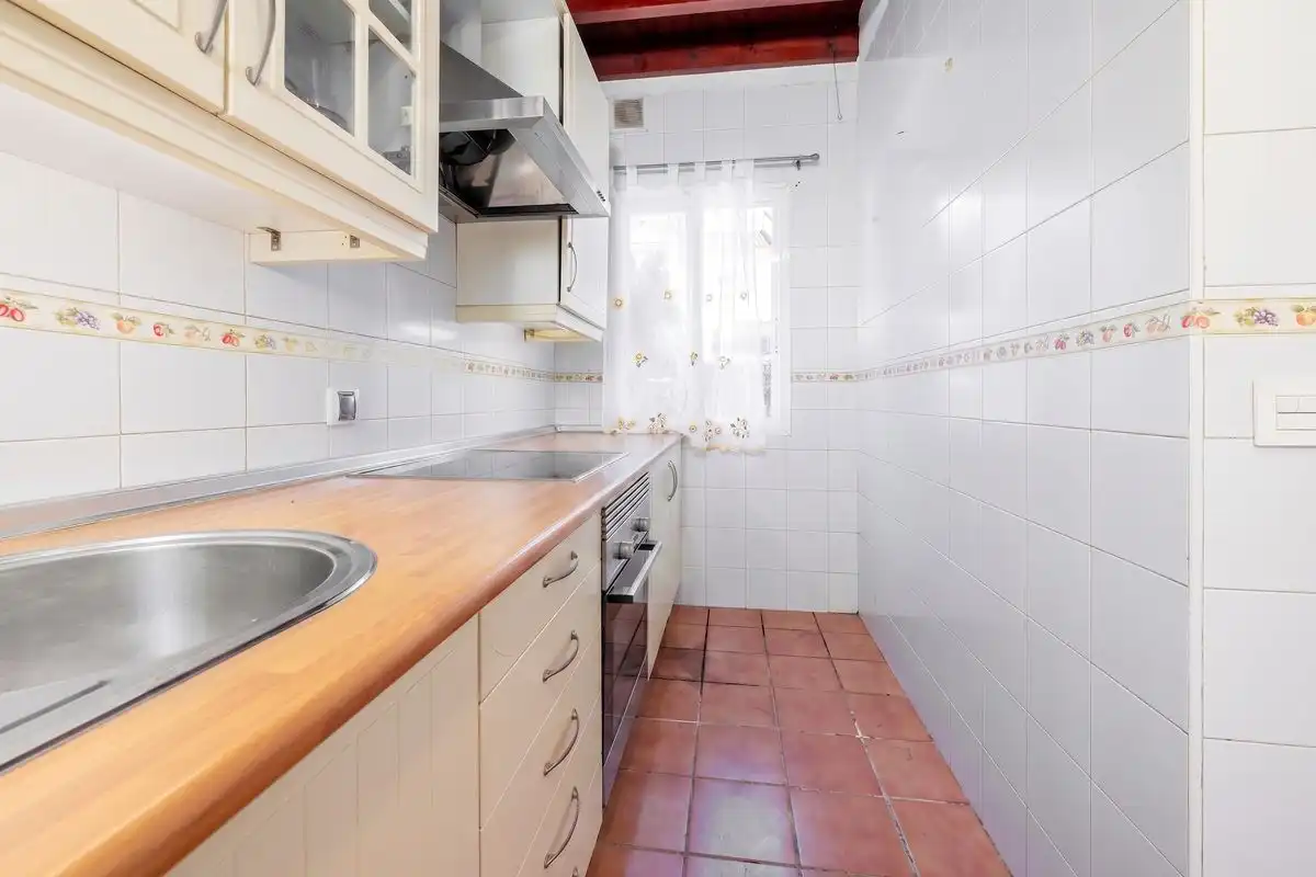Cuina de Casa adosada en venda en Aznalcázar amb Aire condicionat, Calefacció i Jardí privat