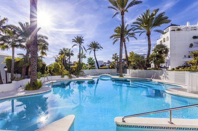 Swimming pool of Apartment for sale in Torremolinos  with Air Conditioner, Heating and Terrace