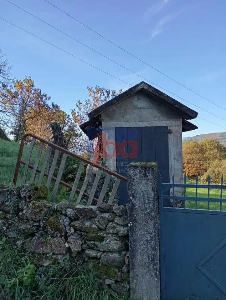 Haus oder Chalet zum Verkauf in Lobeira mit Privatgarten