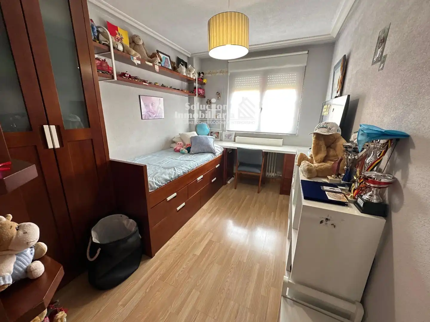 Schlafzimmer von Einfamilien-Reihenhaus zum Verkauf in Salamanca mit Heizung, Privatgarten und Möbliert