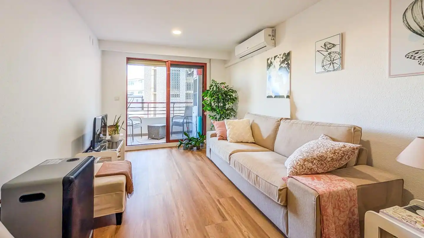 Flat for sale in Canalejas, Centro