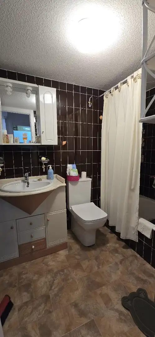 Bany de Pis en venda en Pareja amb Aire condicionat, Calefacció i Terrassa