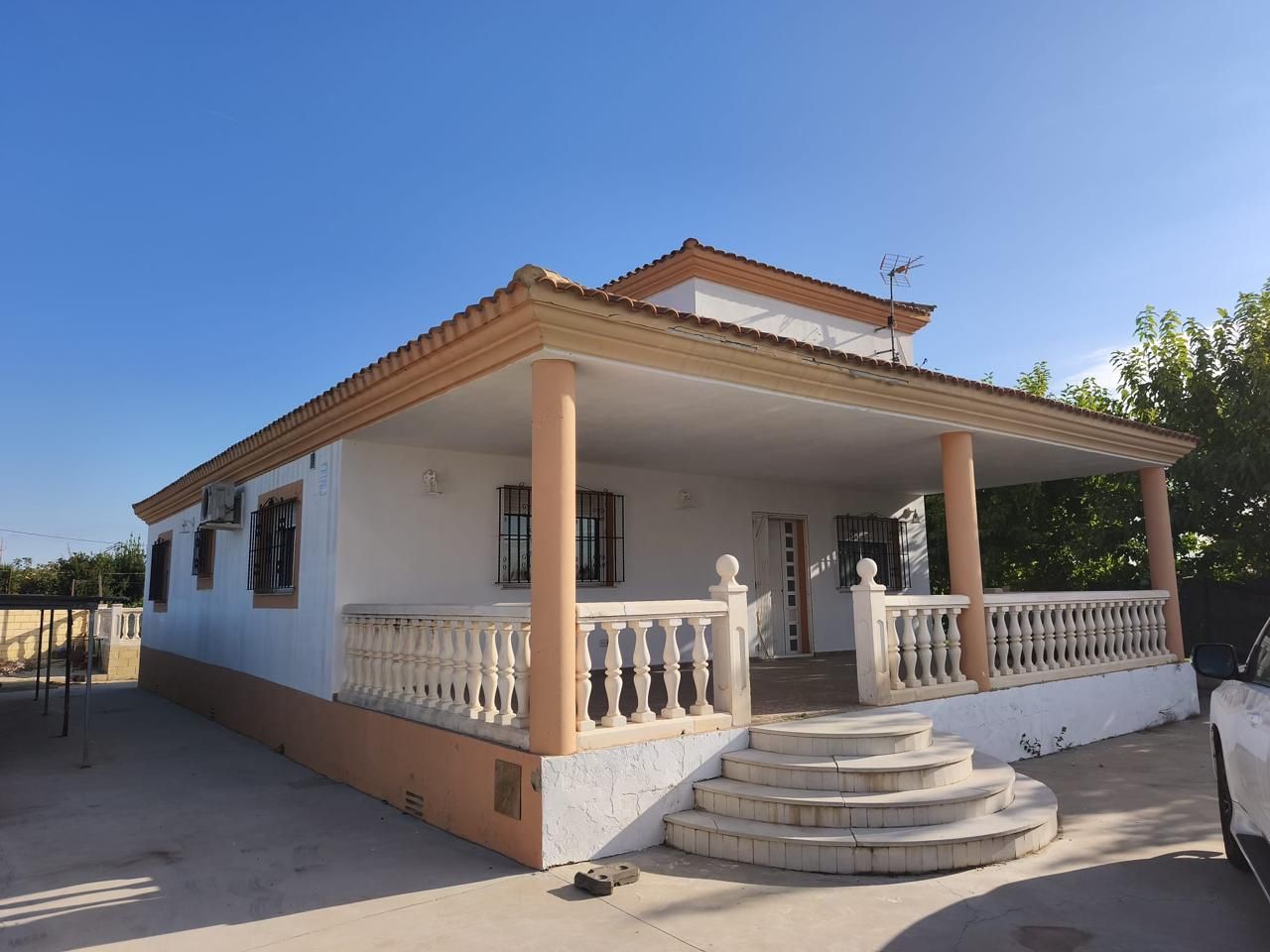 Vista exterior de Finca rústica de lloguer en Cullera amb Aire condicionat, Calefacció i Jardí privat