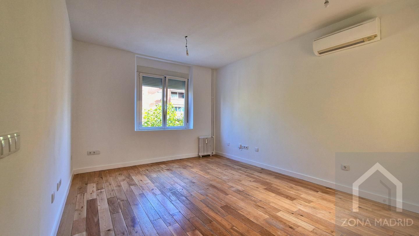 Flat for sale in De Bravo Murillo, Bellas Vistas, Tetuán