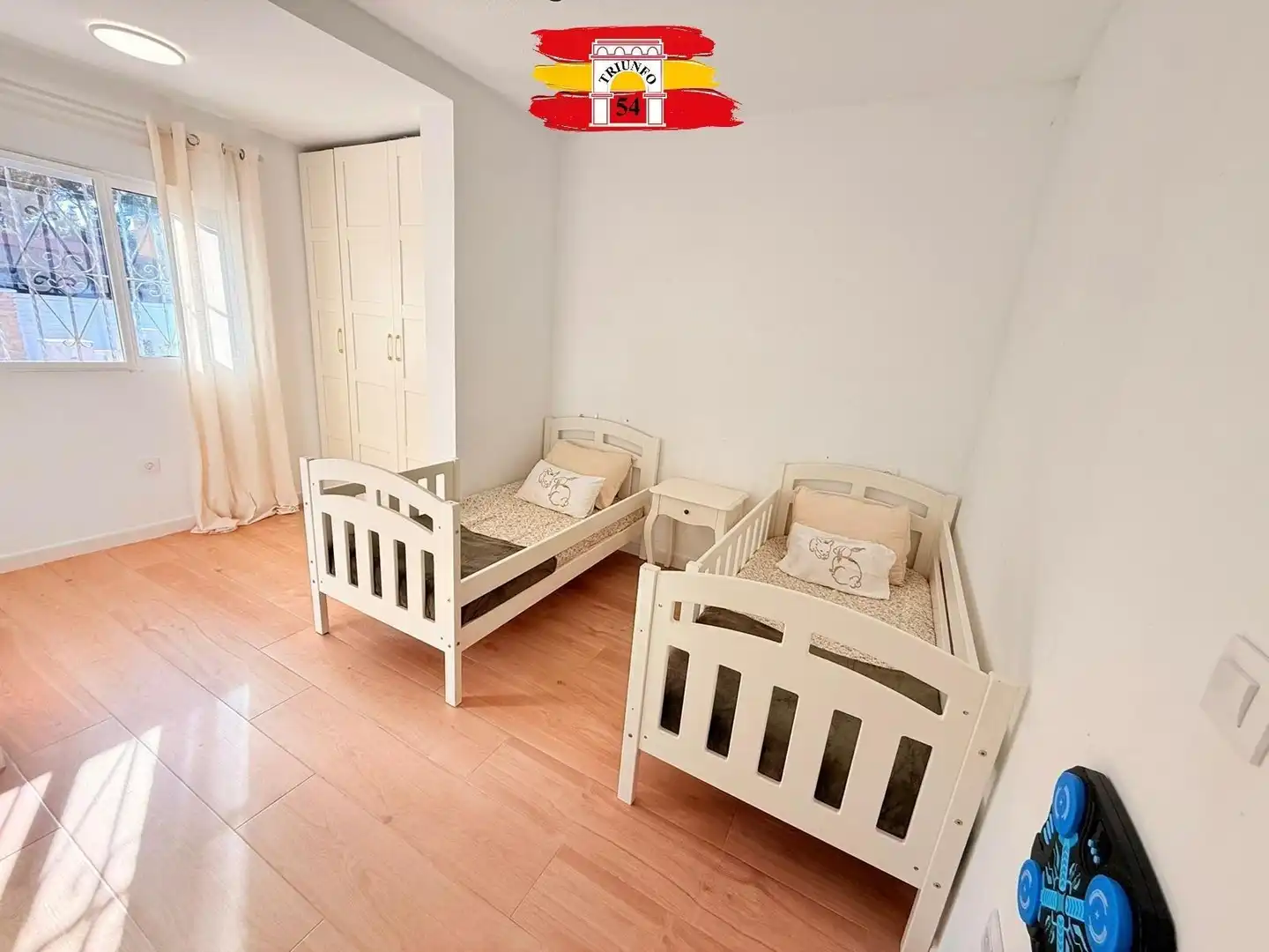 Schlafzimmer von Haus oder Chalet zum Verkauf in Pilar de la Horadada mit Klimaanlage, Privatgarten und Schwimmbad