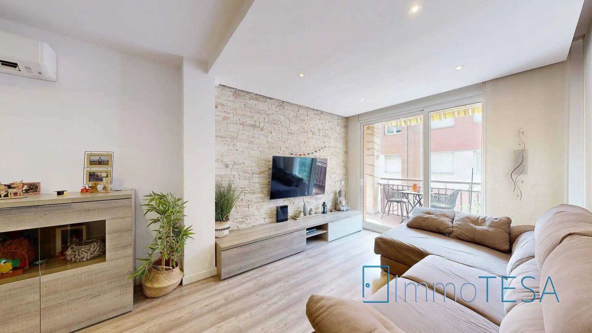 Living room of Flat for sale in Sabadell  with Air Conditioner, Heating and Parquet flooring