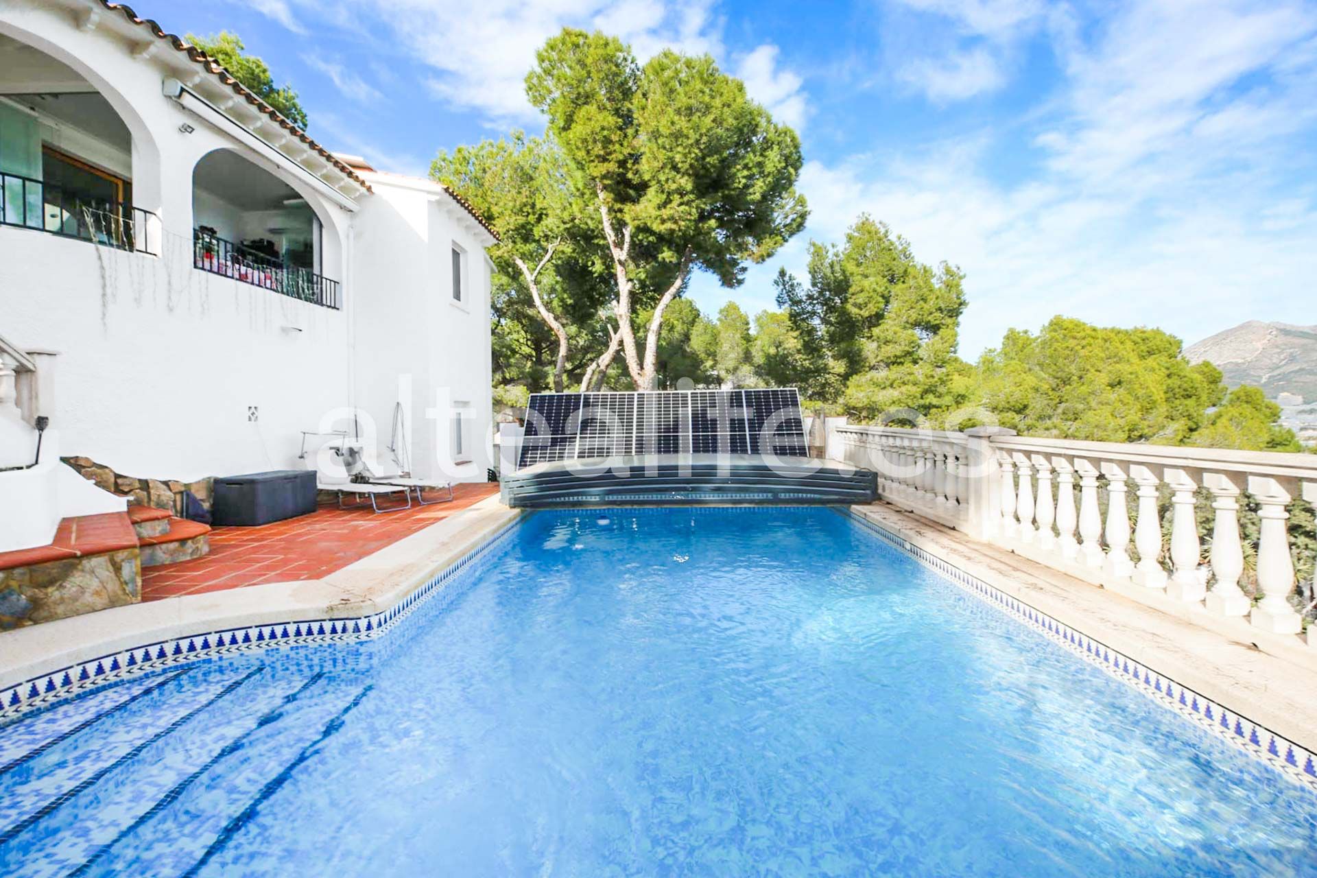 Piscina de Casa o xalet en venda en La Nucia amb Aire condicionat, Jardí privat i Terrassa