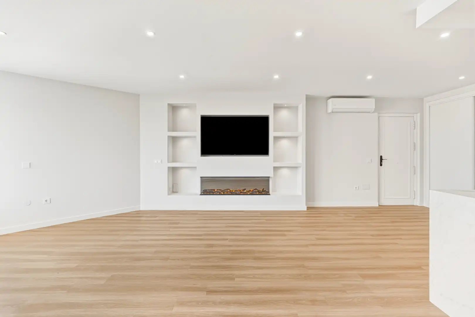 Living room of Ground floor for sale in Mijas  with Air Conditioner, Terrace and Swimming Pool