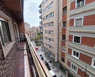 Vista exterior de Pis de lloguer en Salamanca Capital amb Calefacció, Moblat i Balcó