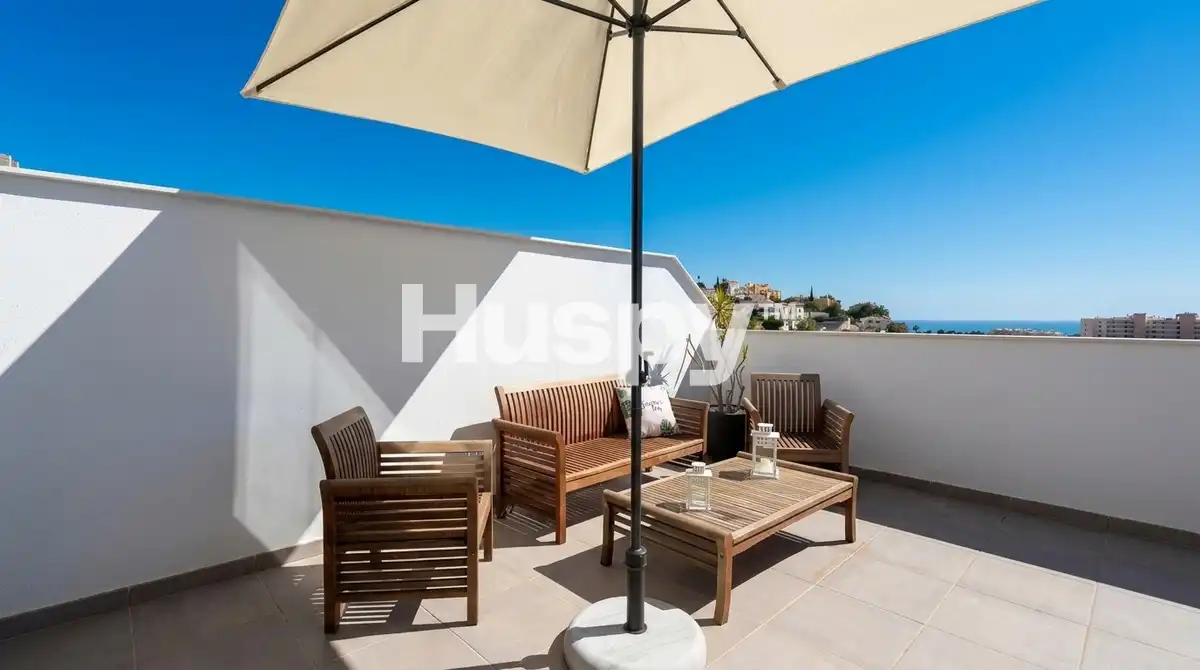 Ático con terraza en venta en Calle Zorzal
