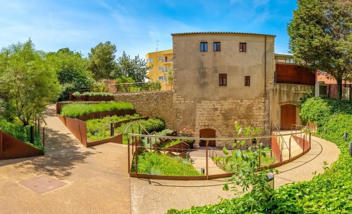 Außenansicht von Fabrikhallen zur Miete in Santa Margarida I Els Monjos