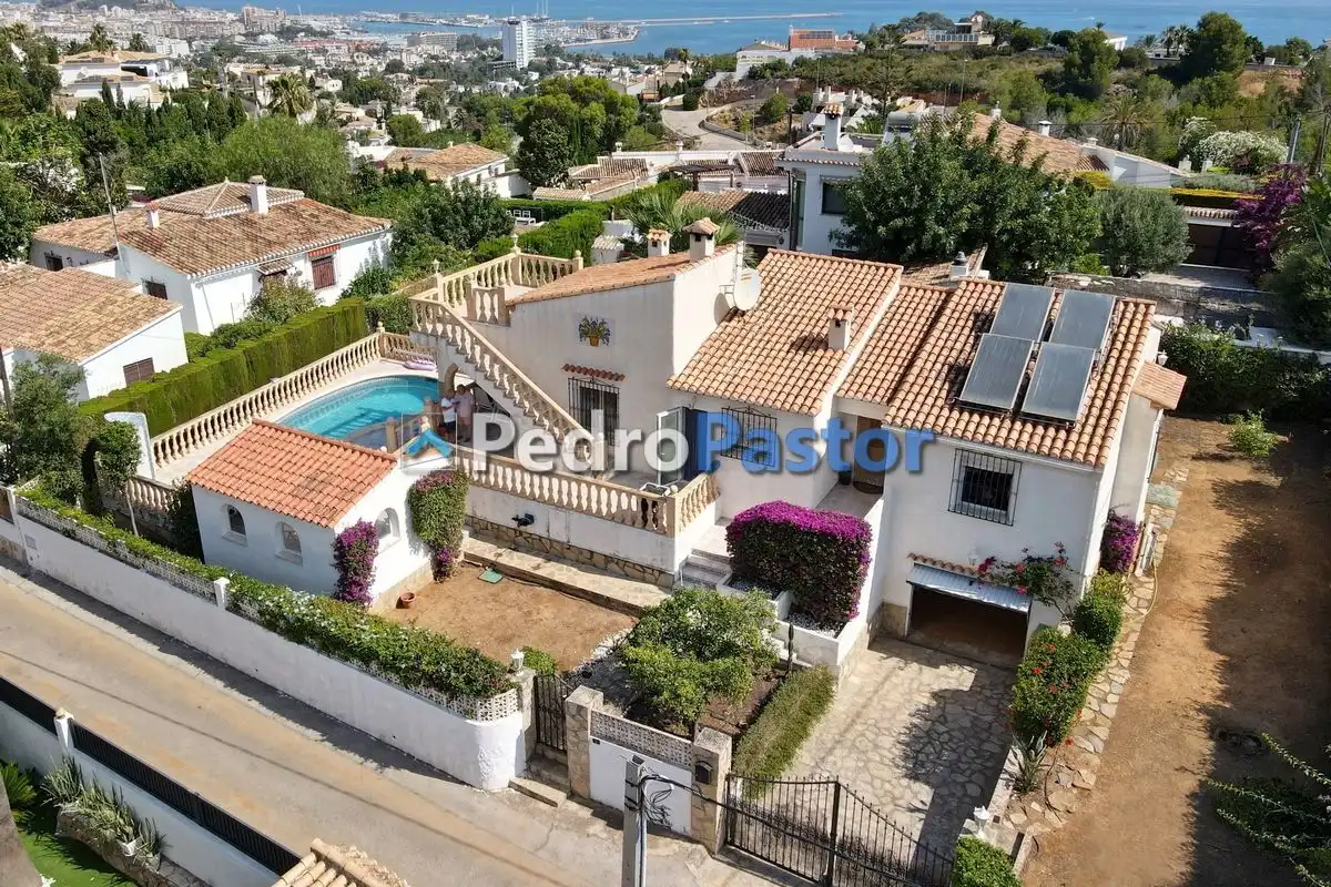 Villa avec piscine à vendre à El Montgó