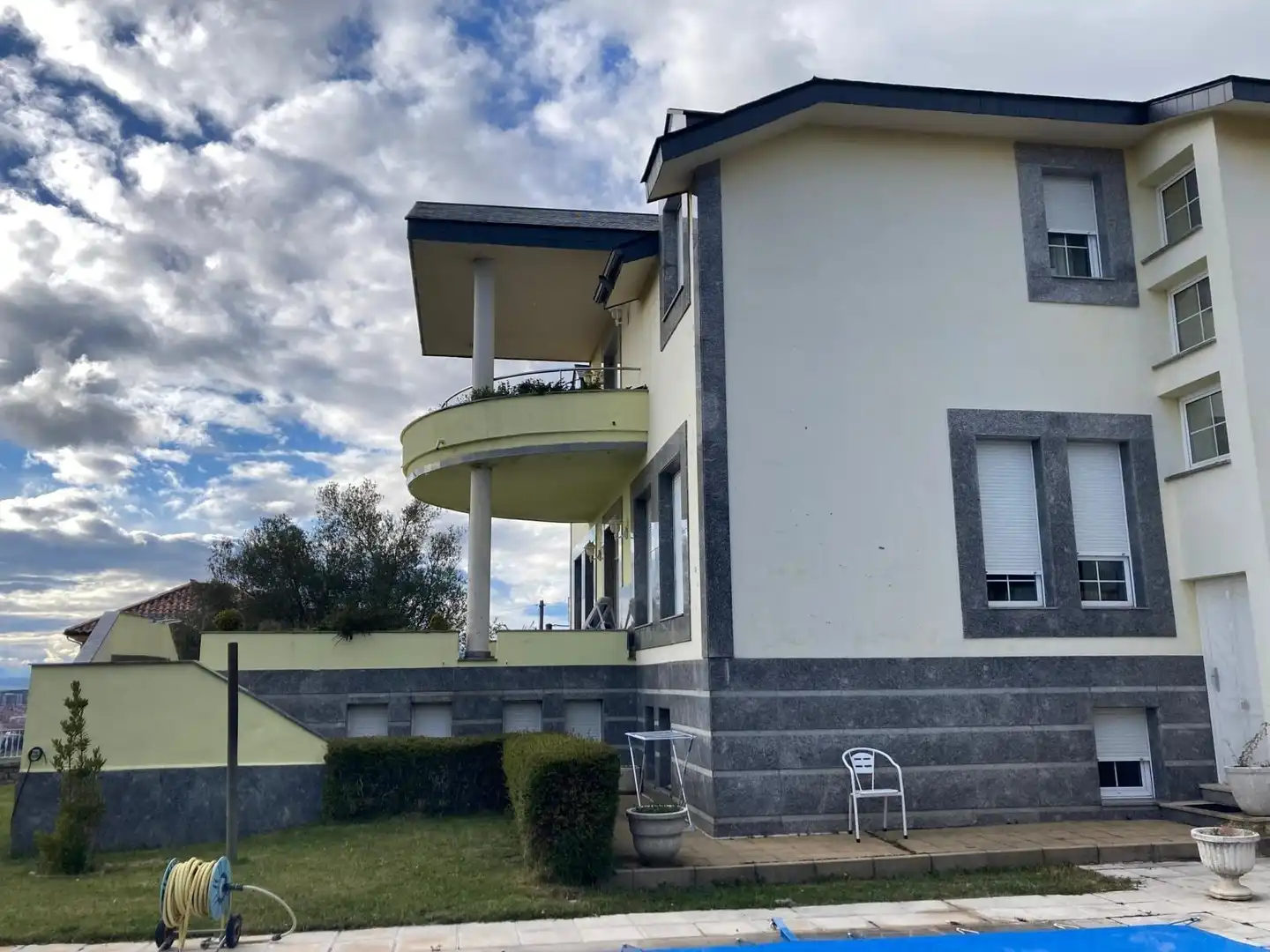 Vista exterior de Casa o chalet en venta en Valdefresno con Calefacción, Jardín privado y Terraza