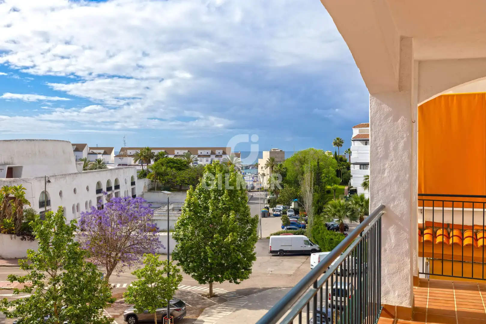 Vista exterior de Pis en venda en Estepona amb Calefacció, Traster i Piscina